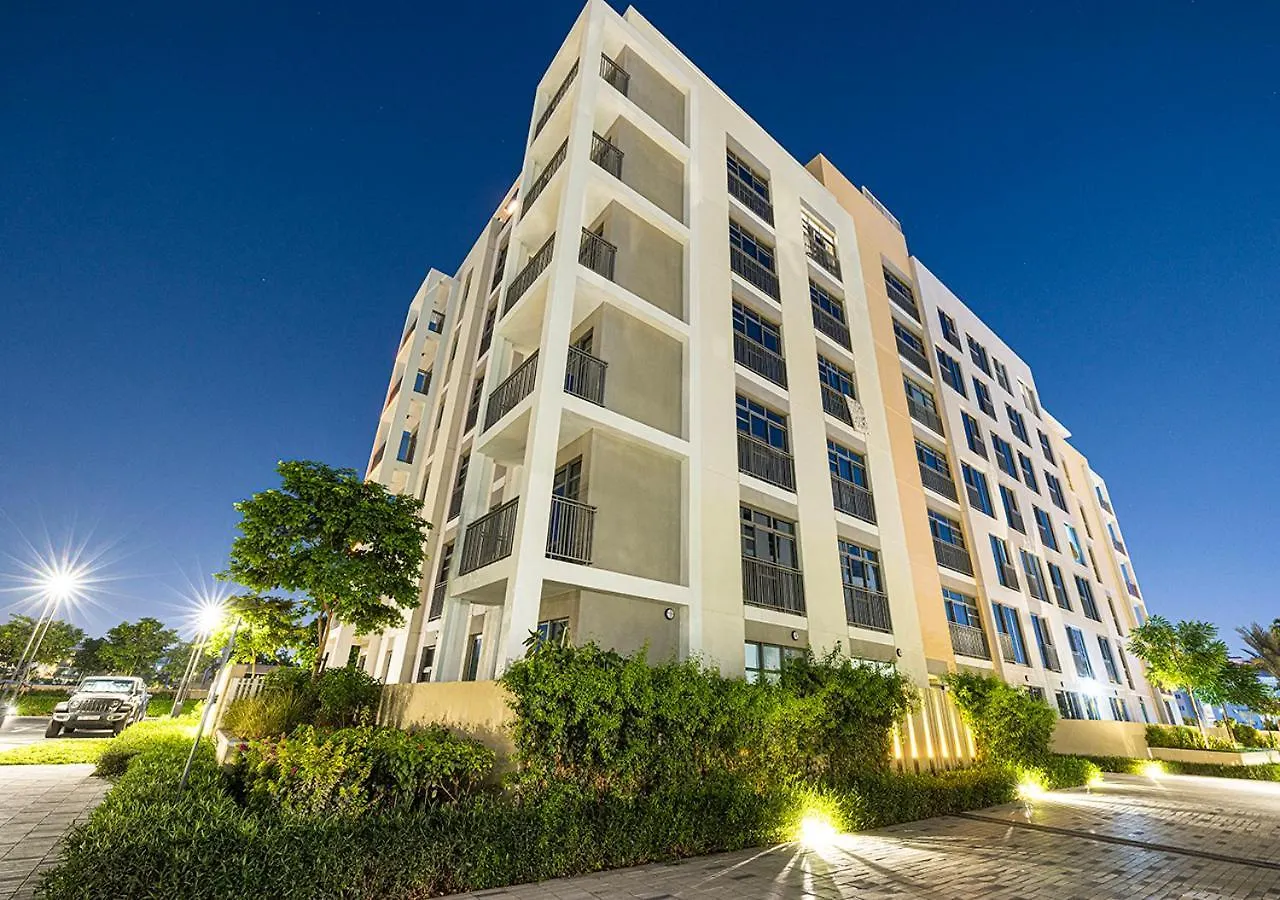 Apartment Sunset Escape With Pool View By Blue Cloud Holidays Sharjah
